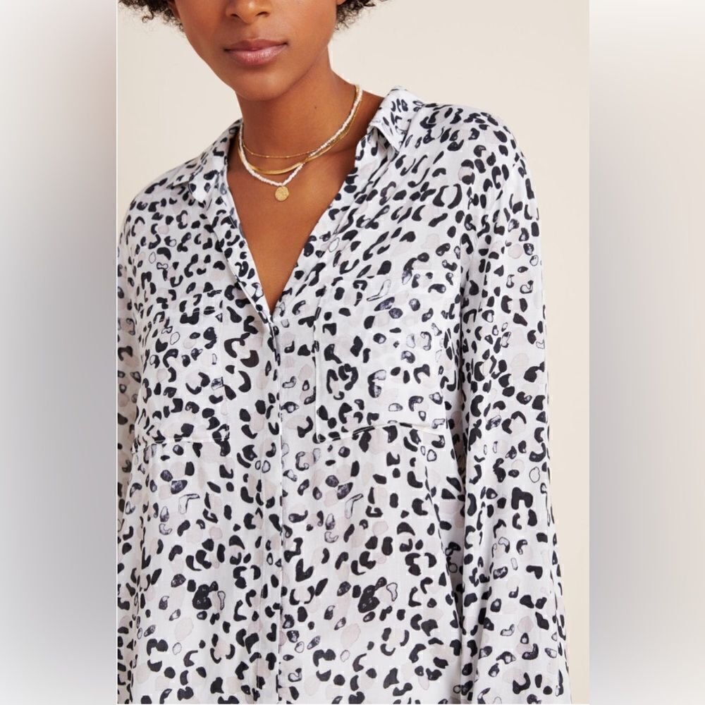 Anthropologie Cloth & Stone floral Print Button Down Top. Small